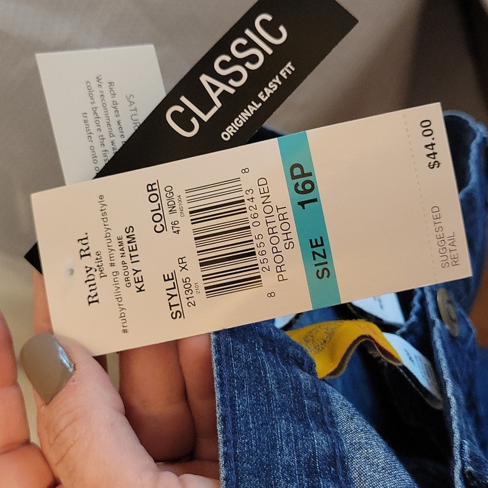 Ruby Rd Classic Short Jeans - Picture 5 of 5